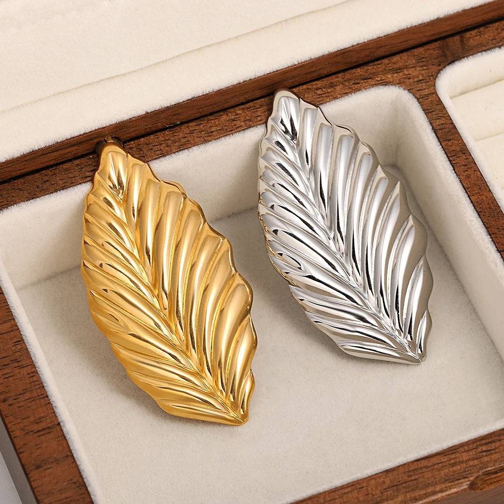 Silver leaf brooch