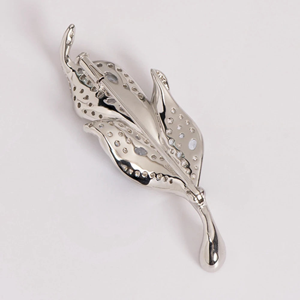 Spinel brooch