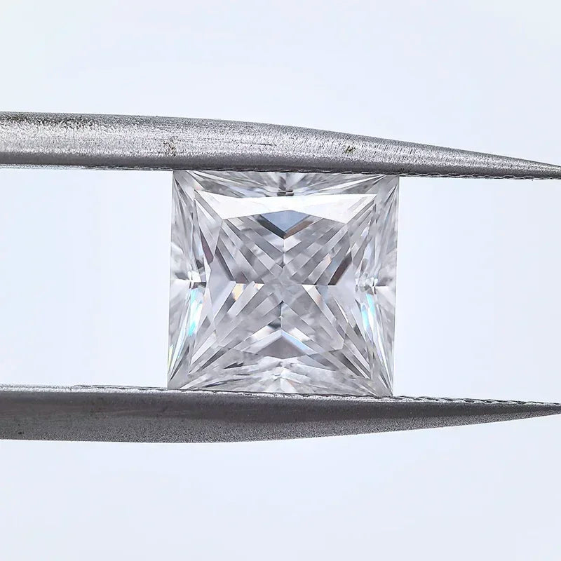 White moissanite