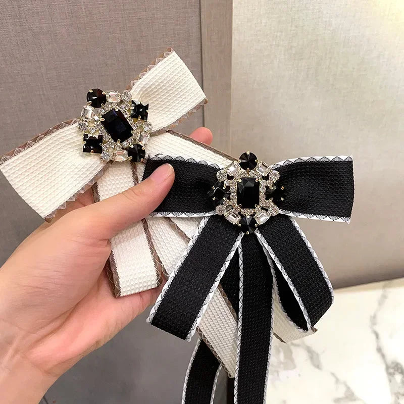 Ribbon brooch
