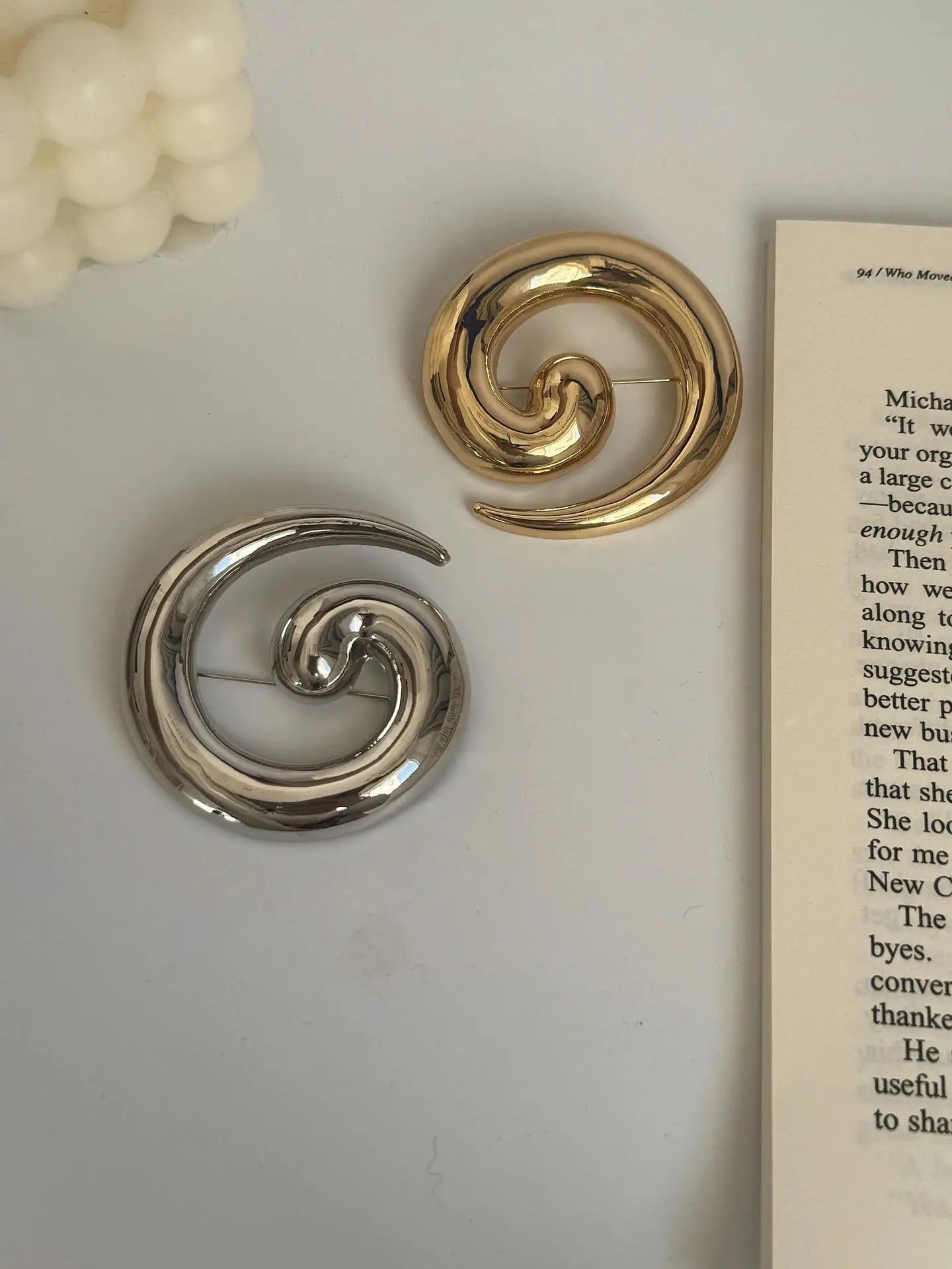 Spiral brooch