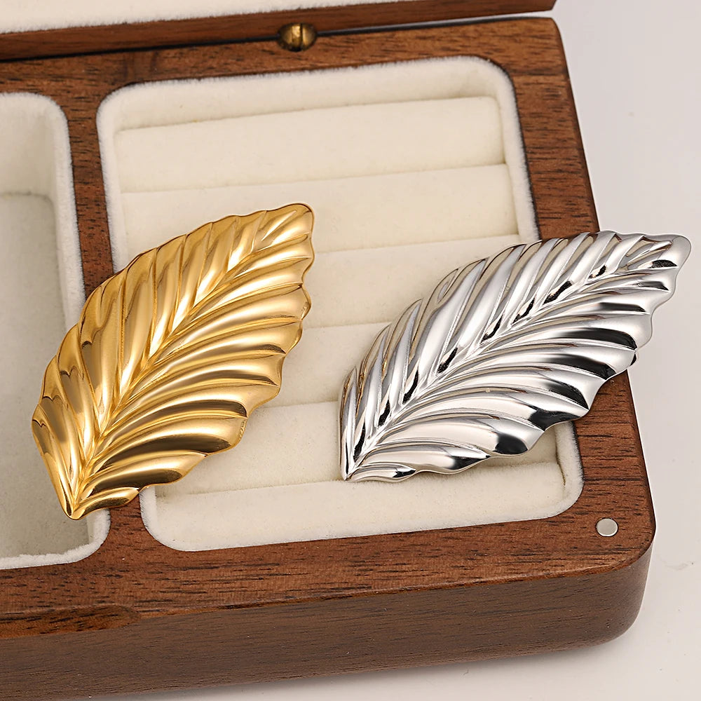 Silver leaf brooch