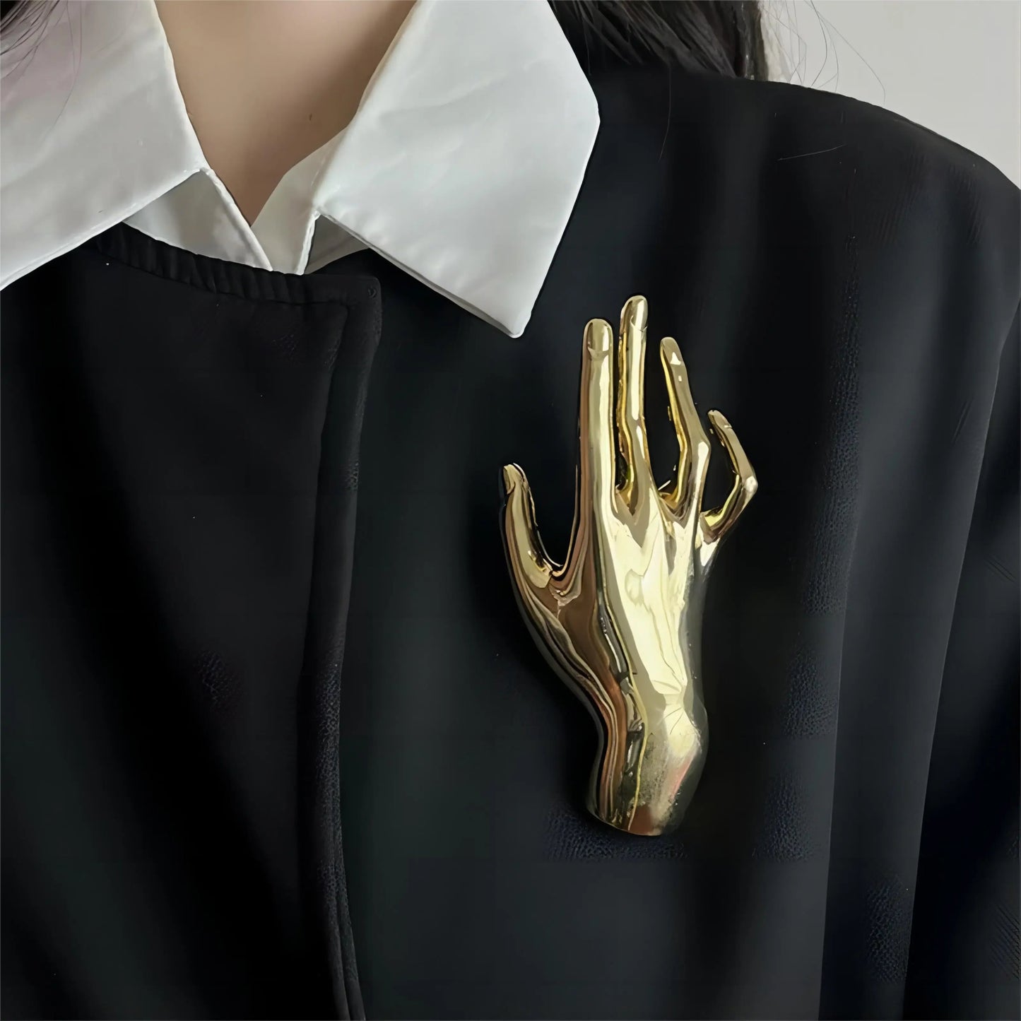 Brooch hand - Jewelry Universe