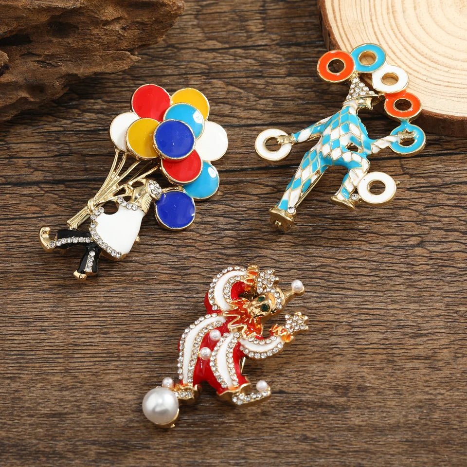 Clown brooch - Jewelry Universe