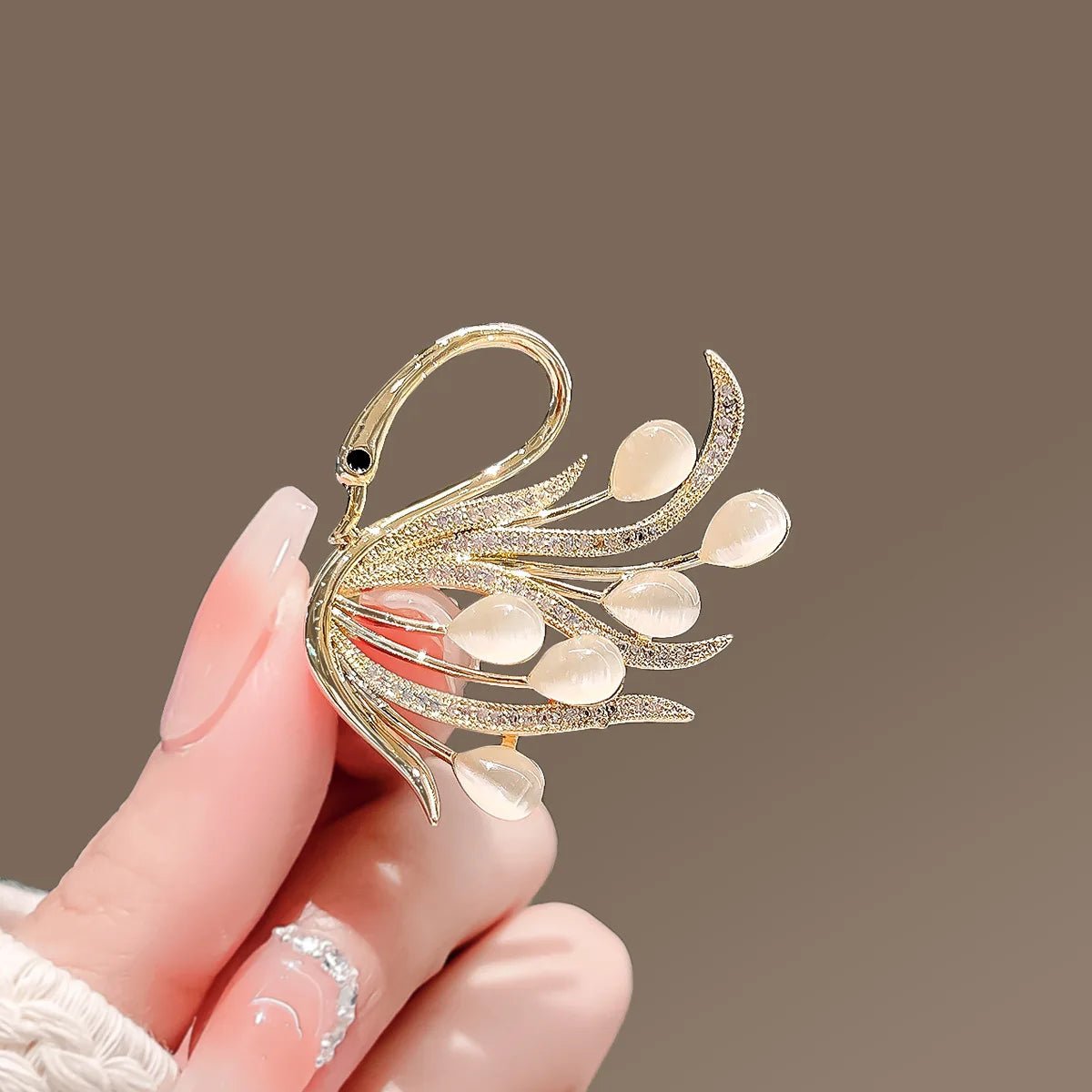 Luxury designer brooches - Jewelry Universe - Jewelry making