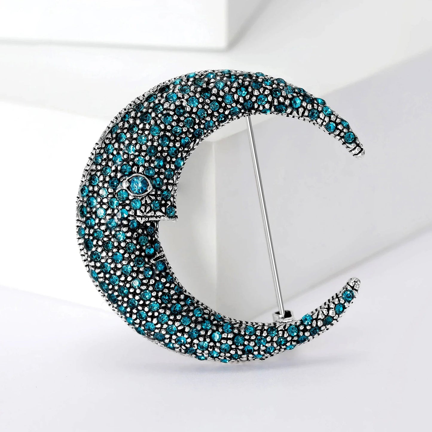 Moon brooch - Jewelry Universe
