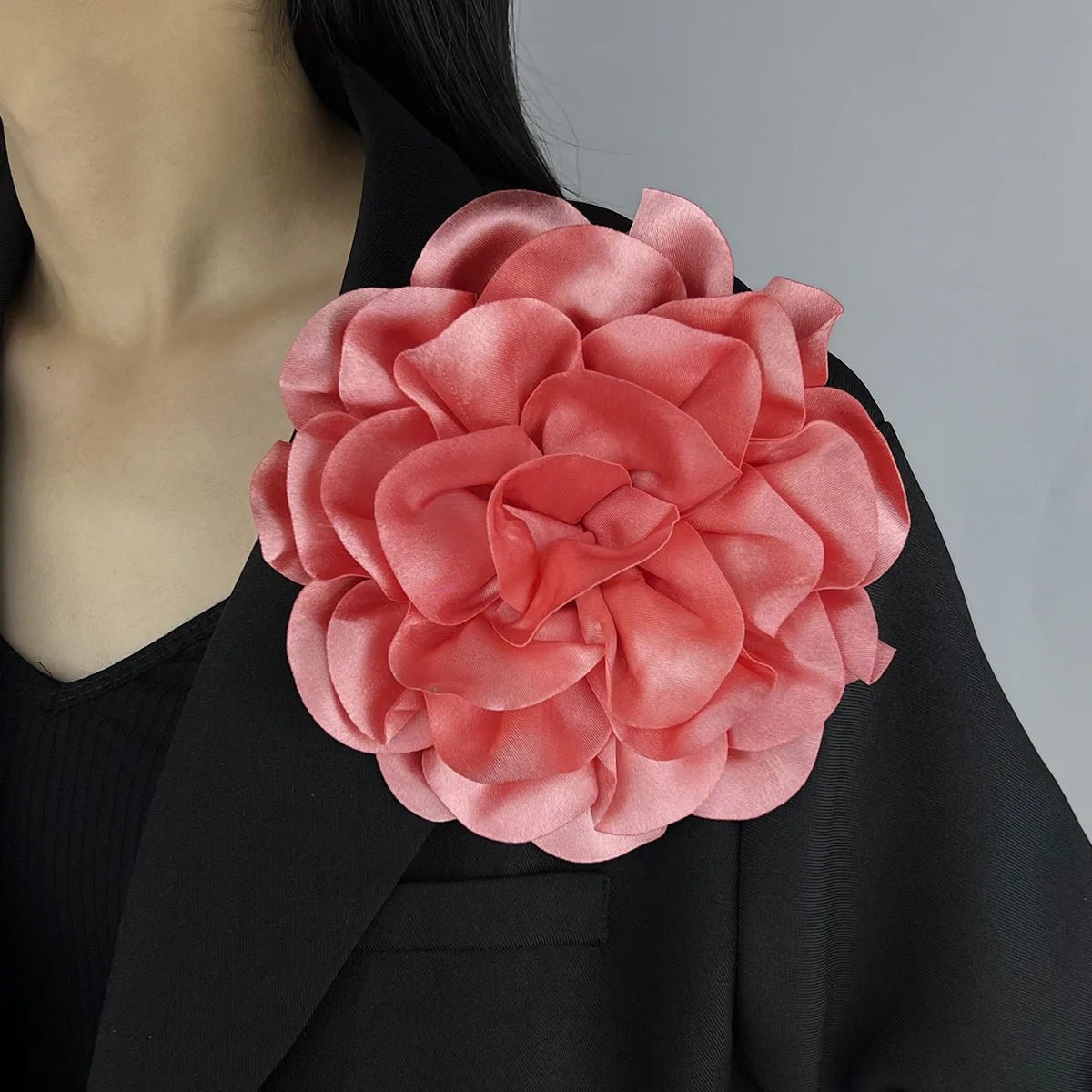 Silk flower brooch - Jewelry Universe