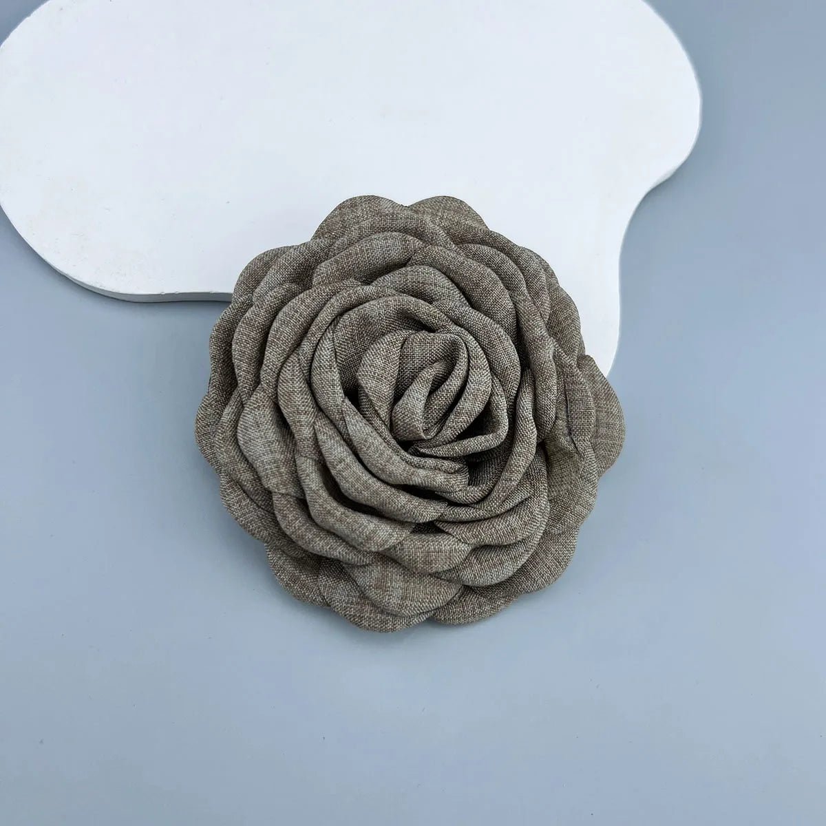 Silk flower brooch - Jewelry Universe