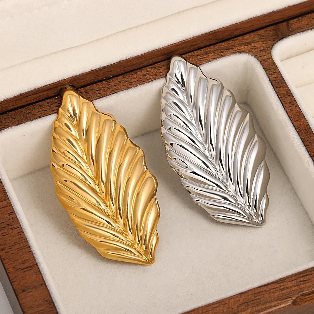 Silver leaf brooch - Jewelry Universe