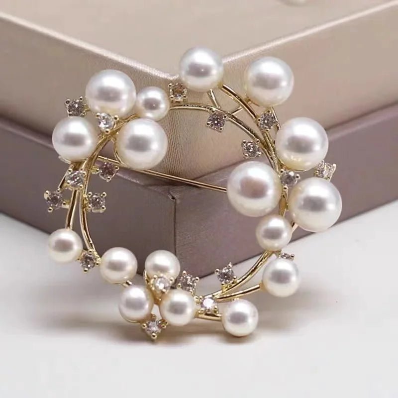 Swan brooch - Jewelry Universe