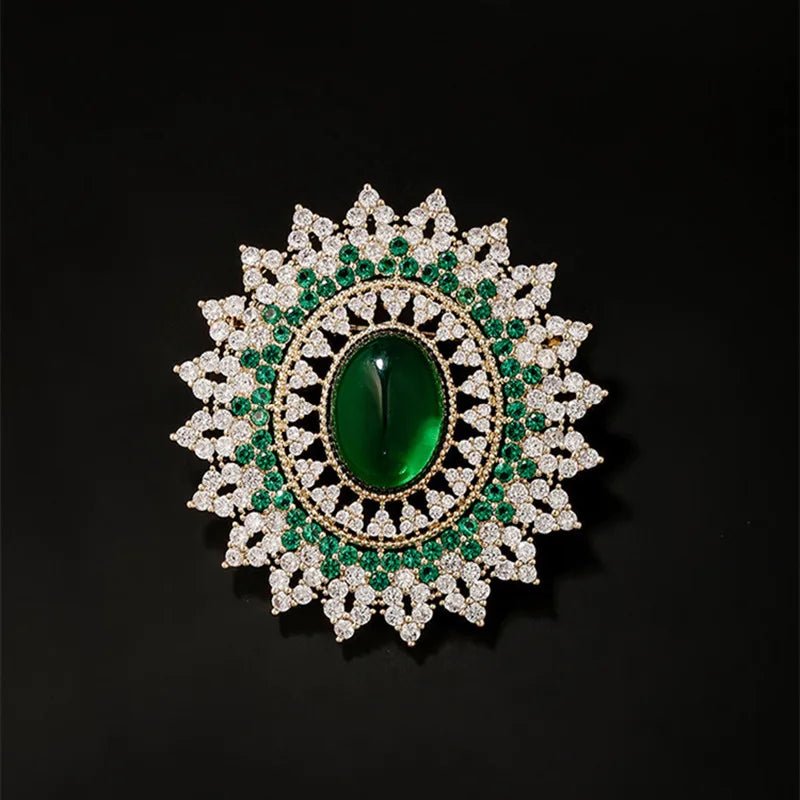 Vintage green rhinestone brooch - Jewelry Universe