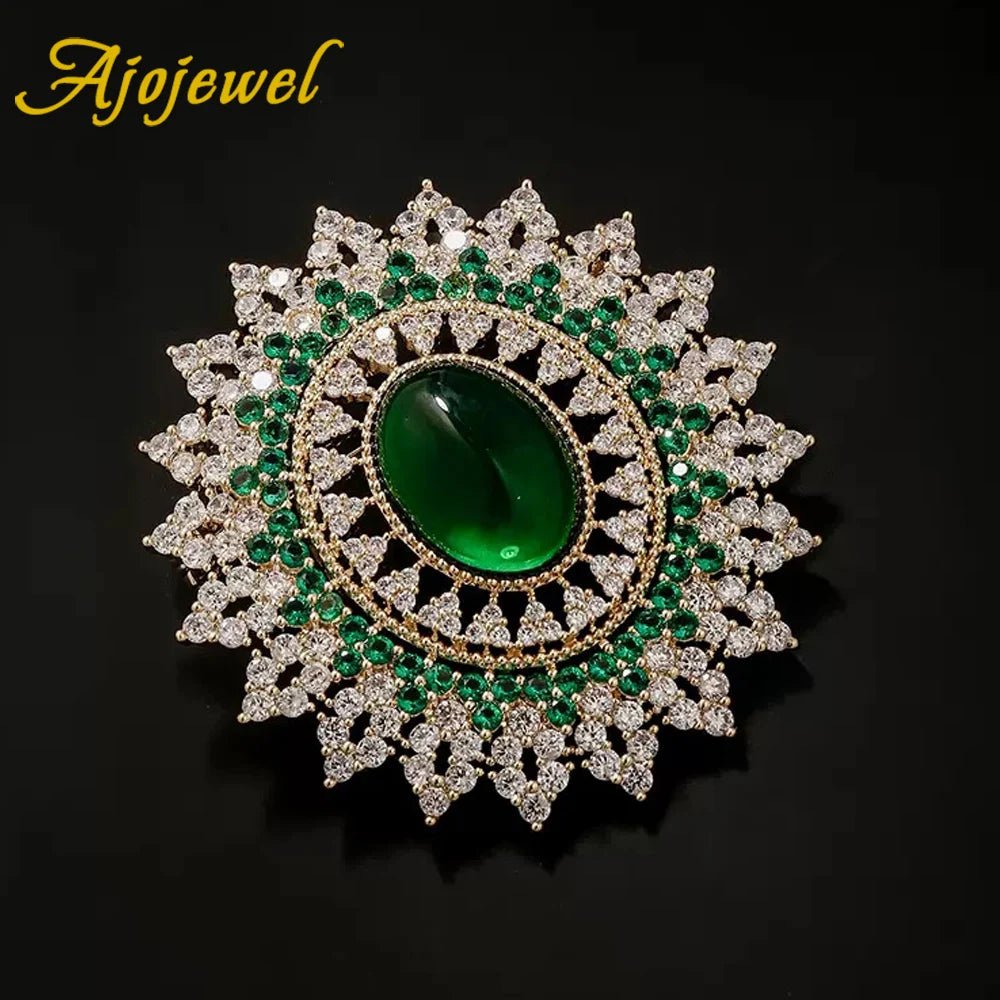 Vintage green rhinestone brooch - Jewelry Universe
