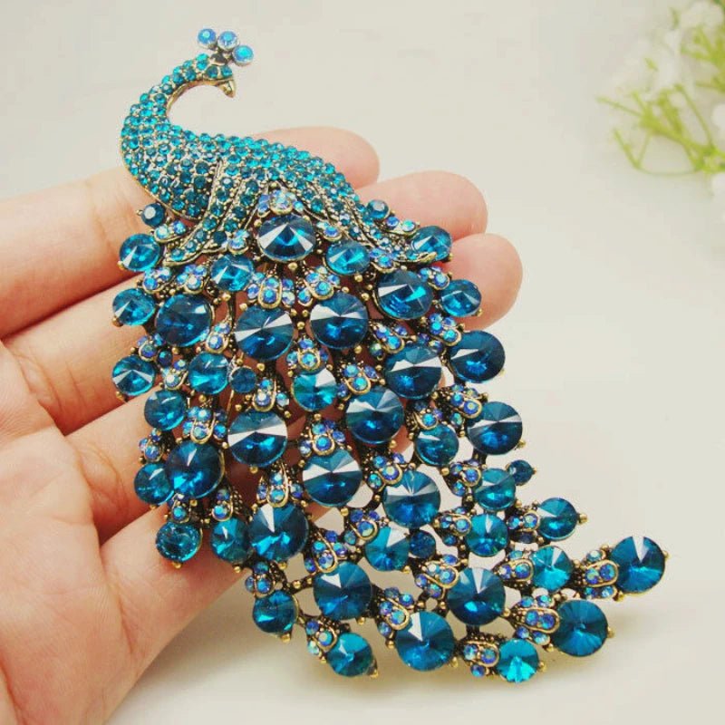 Vintage peacock brooch - Jewelry Universe