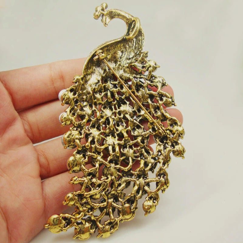 Vintage peacock brooch - Jewelry Universe