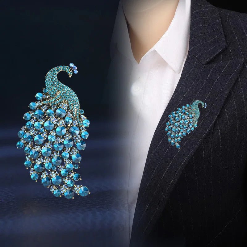 Vintage peacock brooch - Jewelry Universe