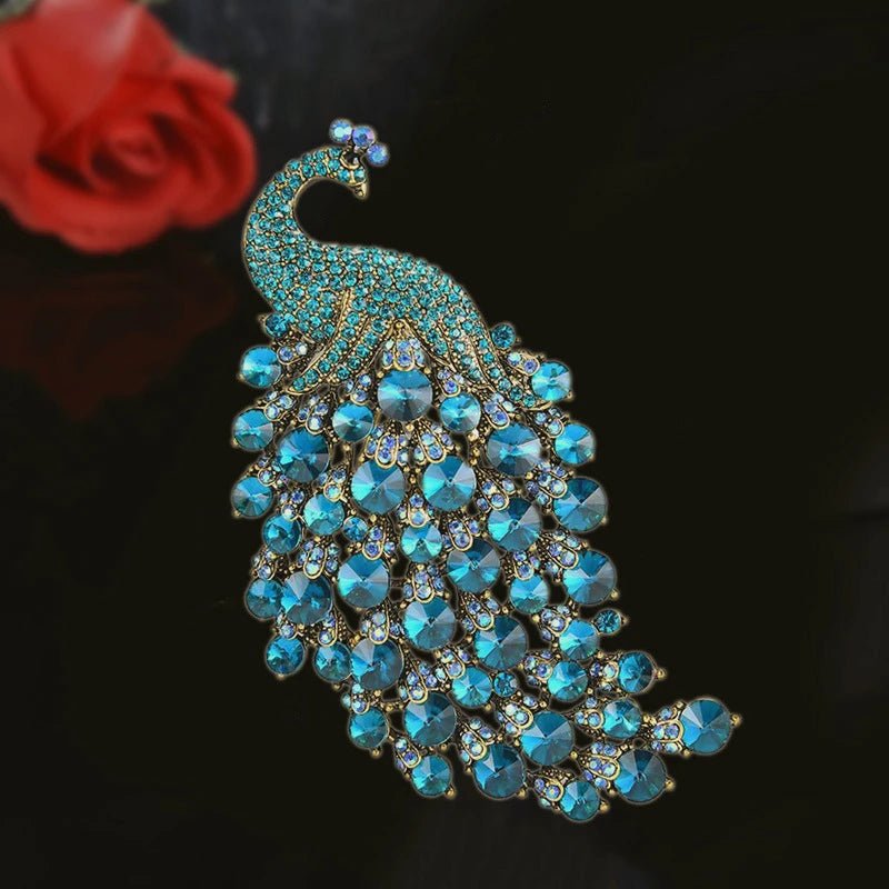 Vintage peacock brooch - Jewelry Universe