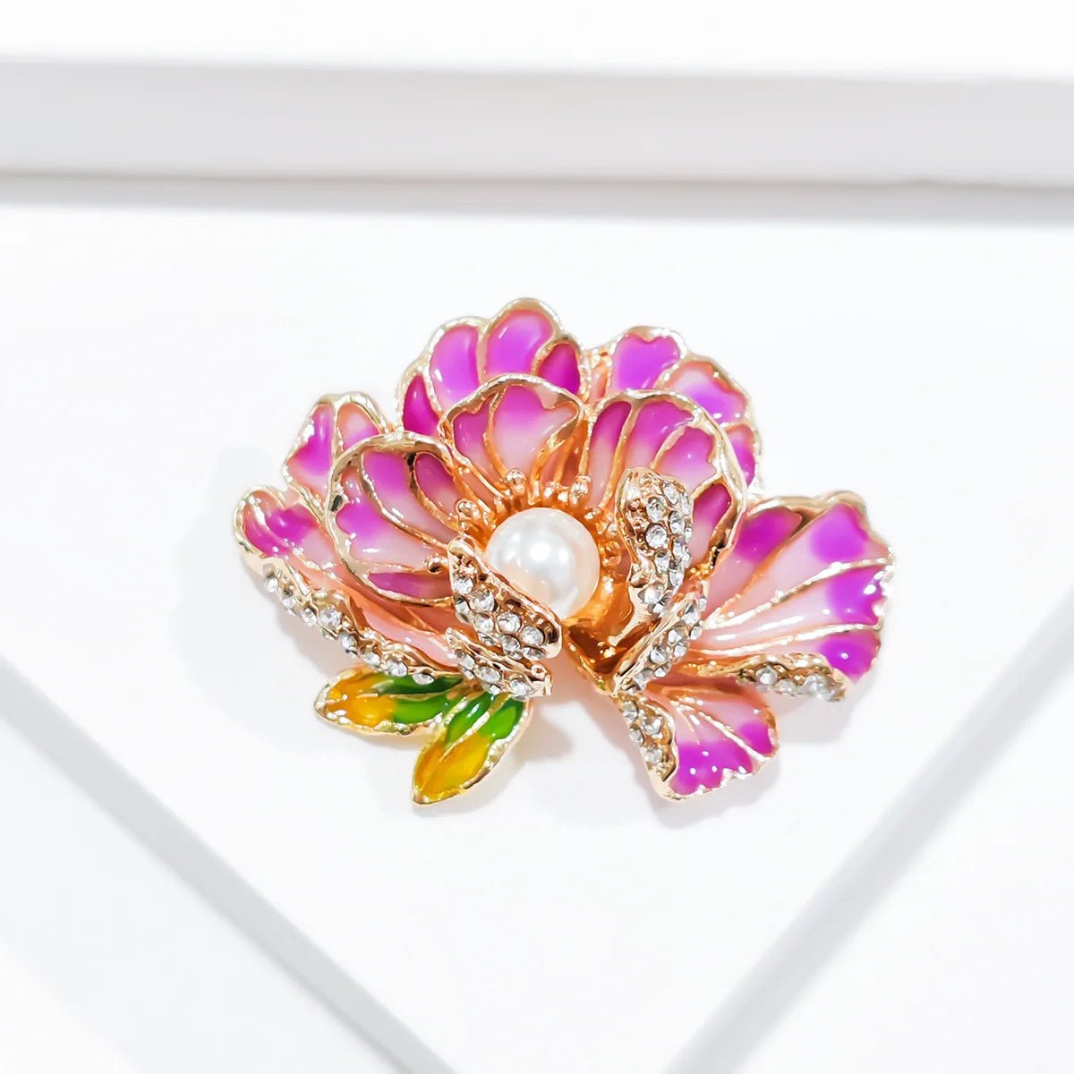 Vintage sunflower brooch - Jewelry Universe