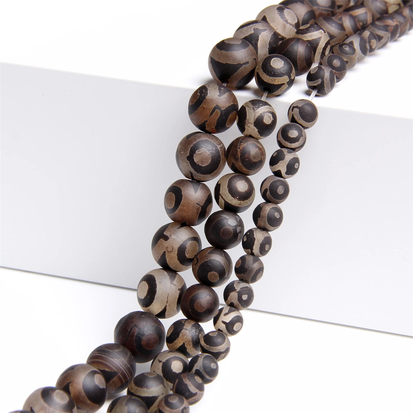 Dzi stone beads