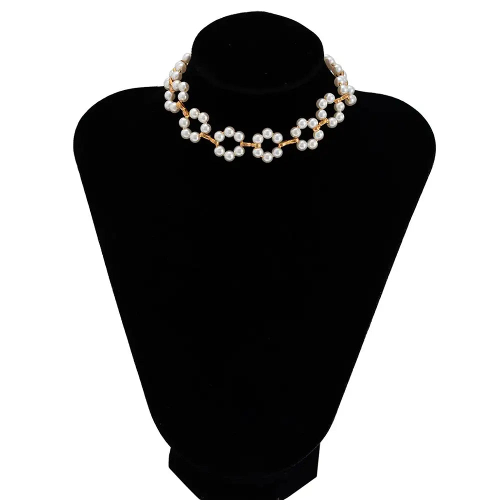 Pearl flower necklace