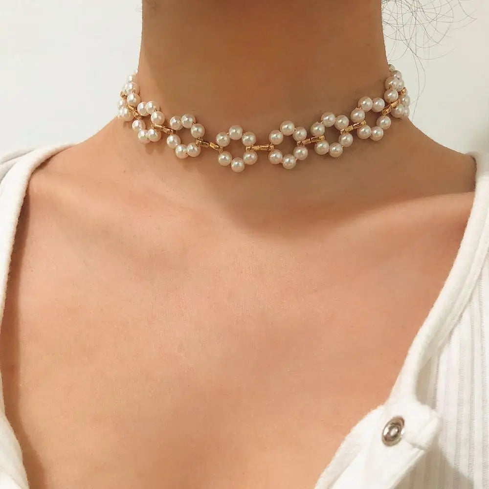 Pearl flower necklace