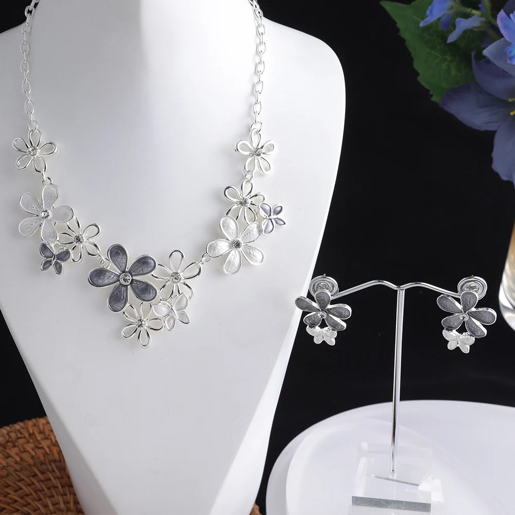 Daisy necklaces