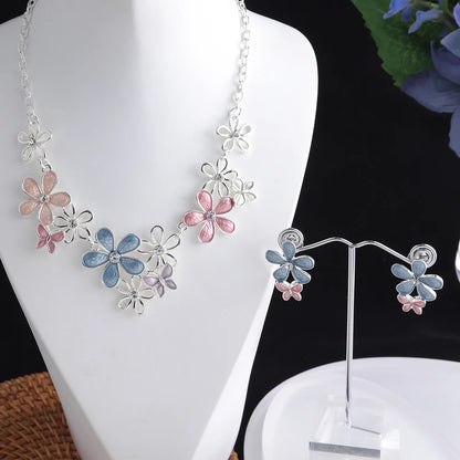 Daisy necklaces