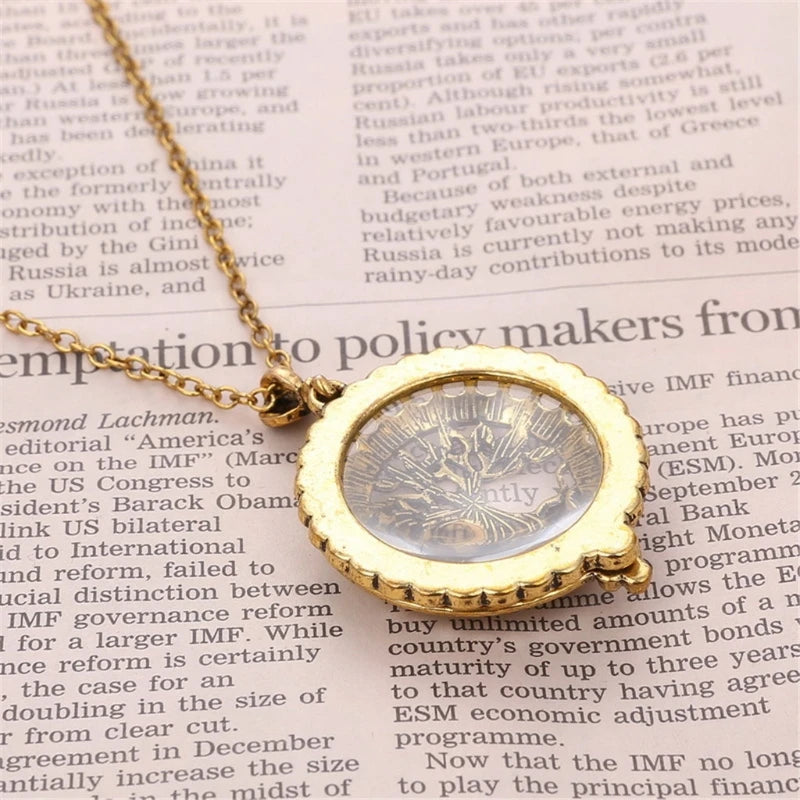 Magnifying necklace