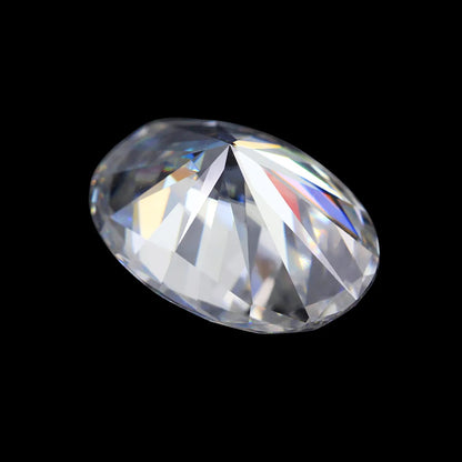 Oval moissanite