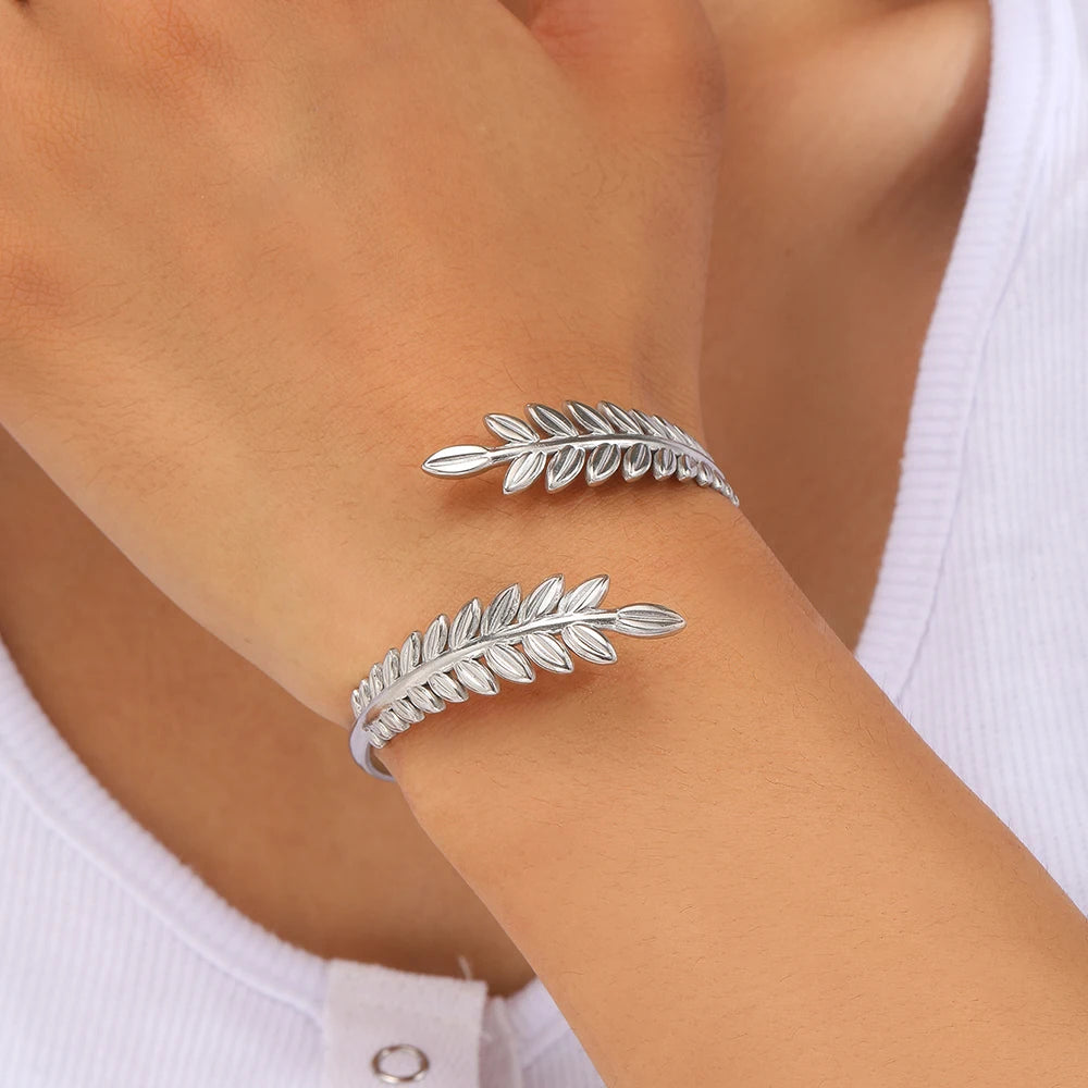 Leaf bracelet