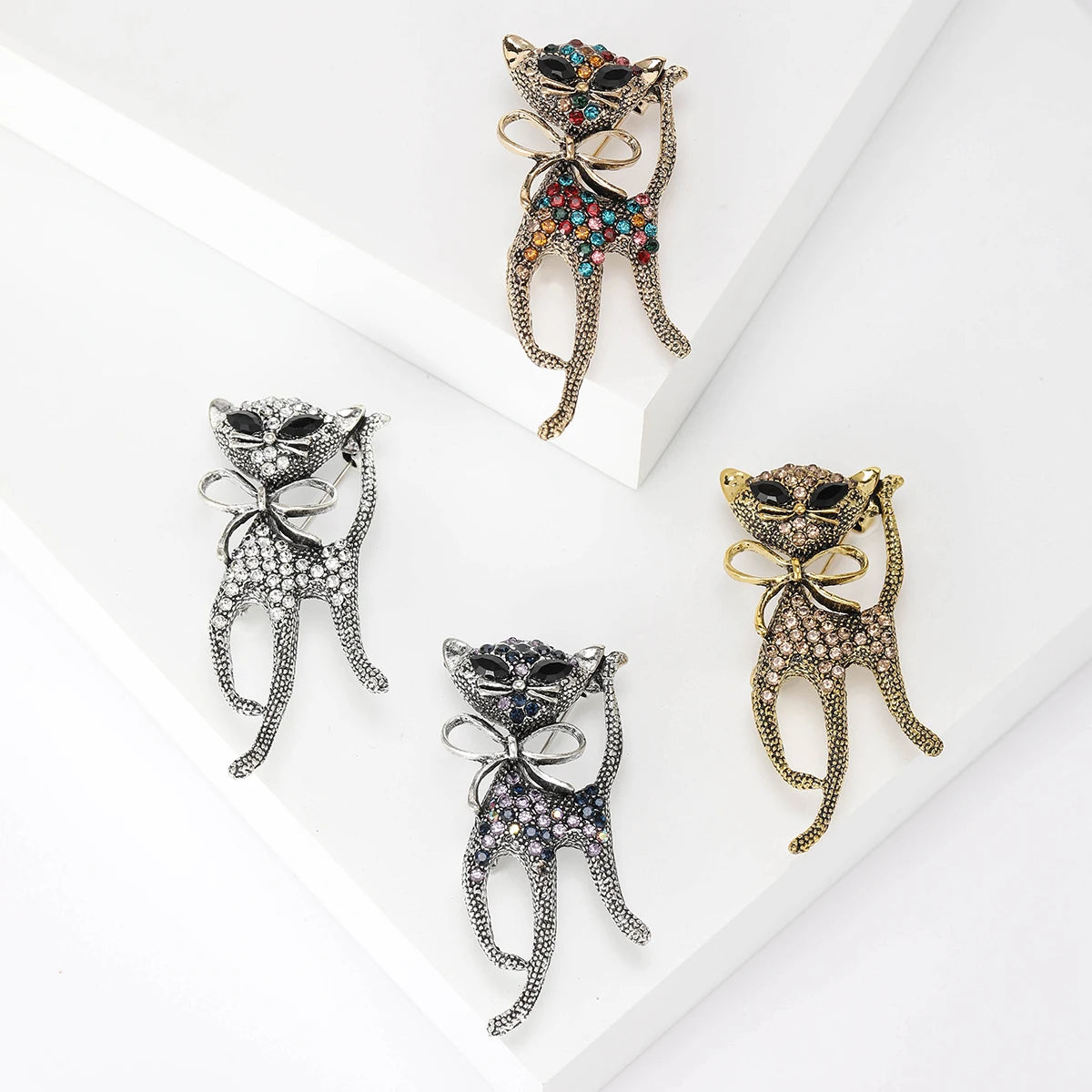 Cat brooch