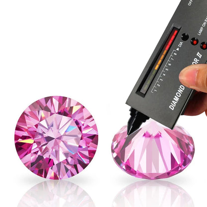 Pink moissanite