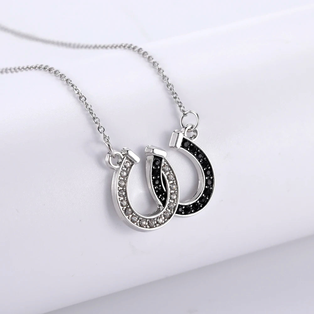 Horseshoe necklace silver