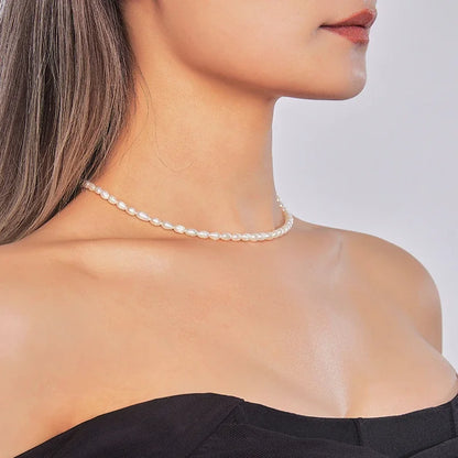 Mini pearl necklace