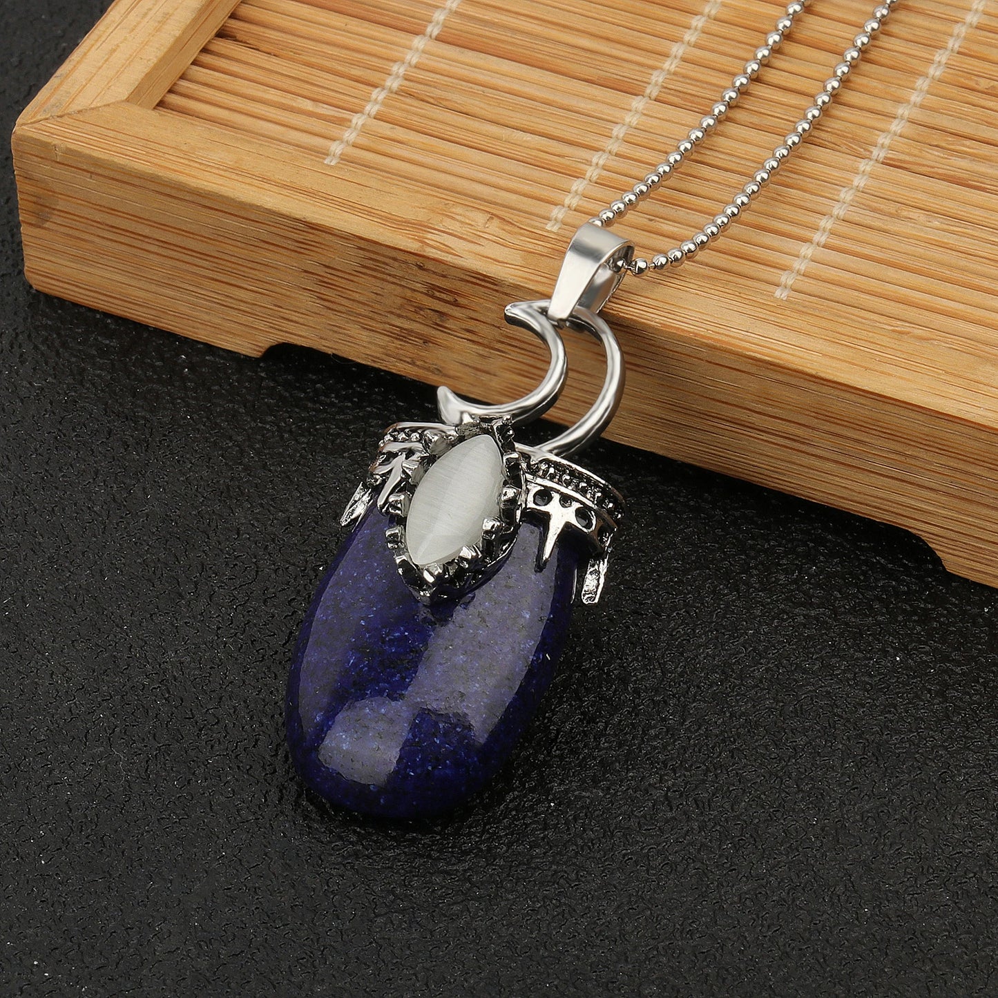 Lapis lazuli pendant