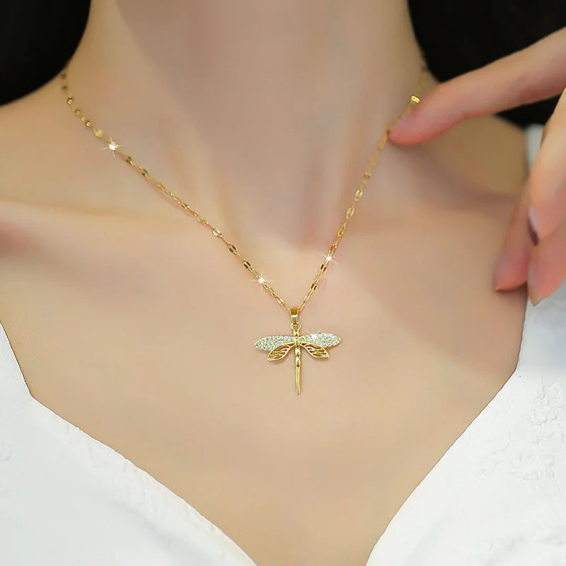 Dragonfly necklace gold