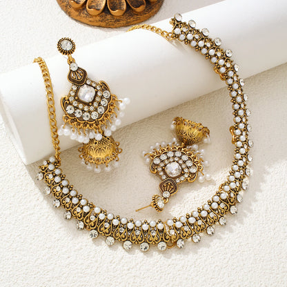 Indian pearl necklace