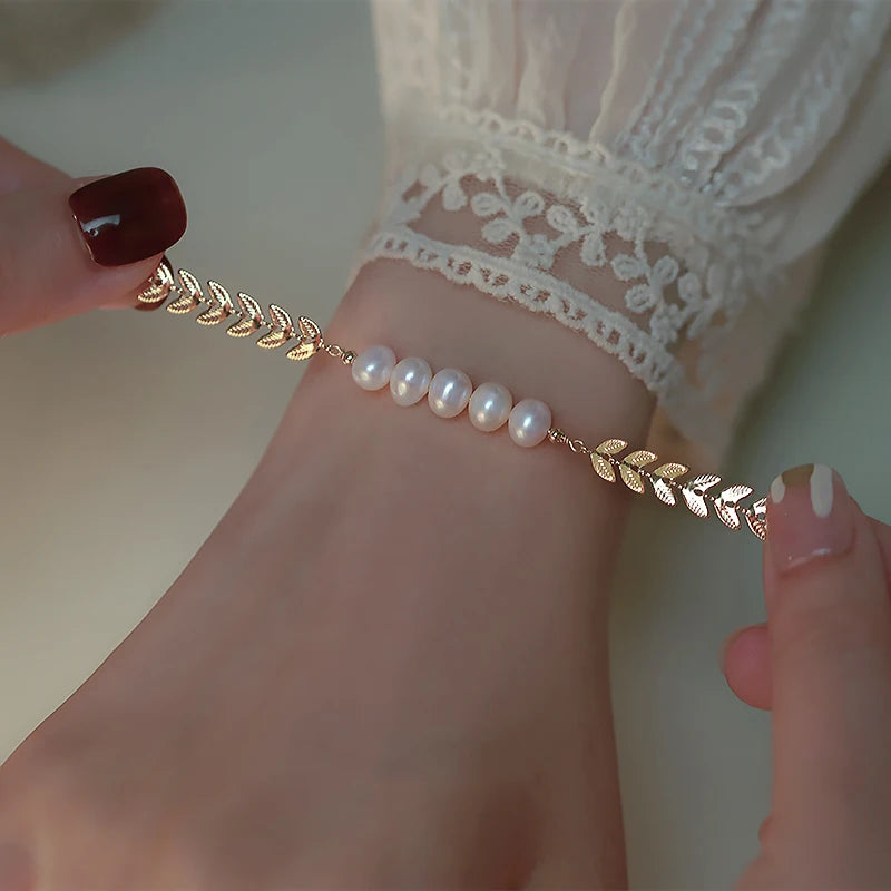 Gold pearl bracelet