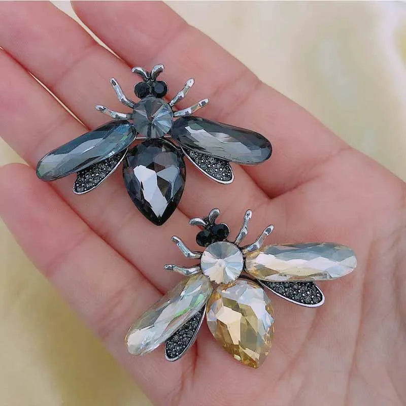 Bee brooch pin