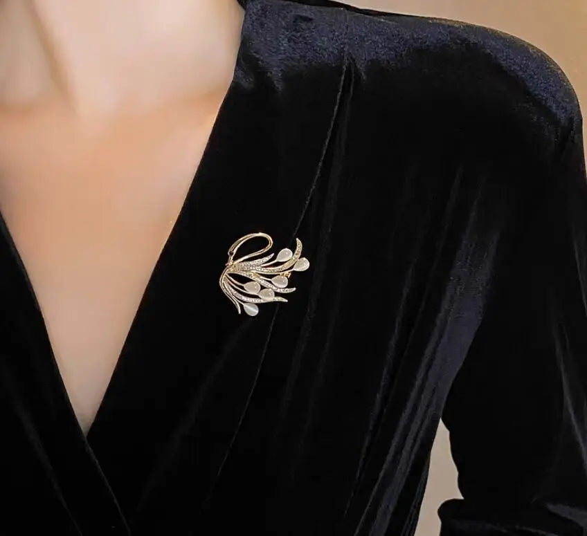 Swan brooch