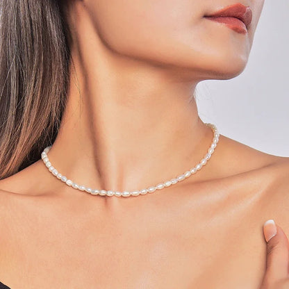 Mini pearl necklace