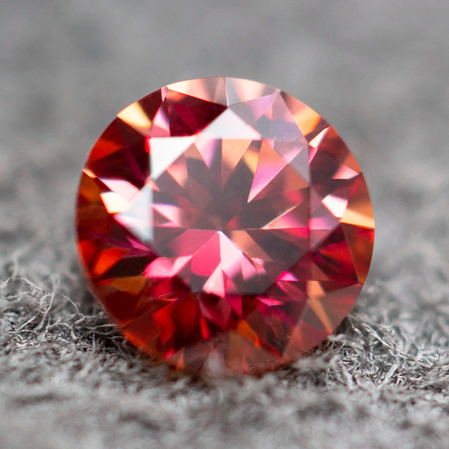 Red moissanite