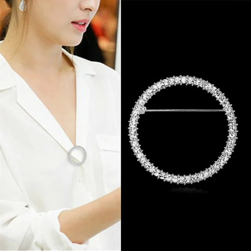 Circle brooch