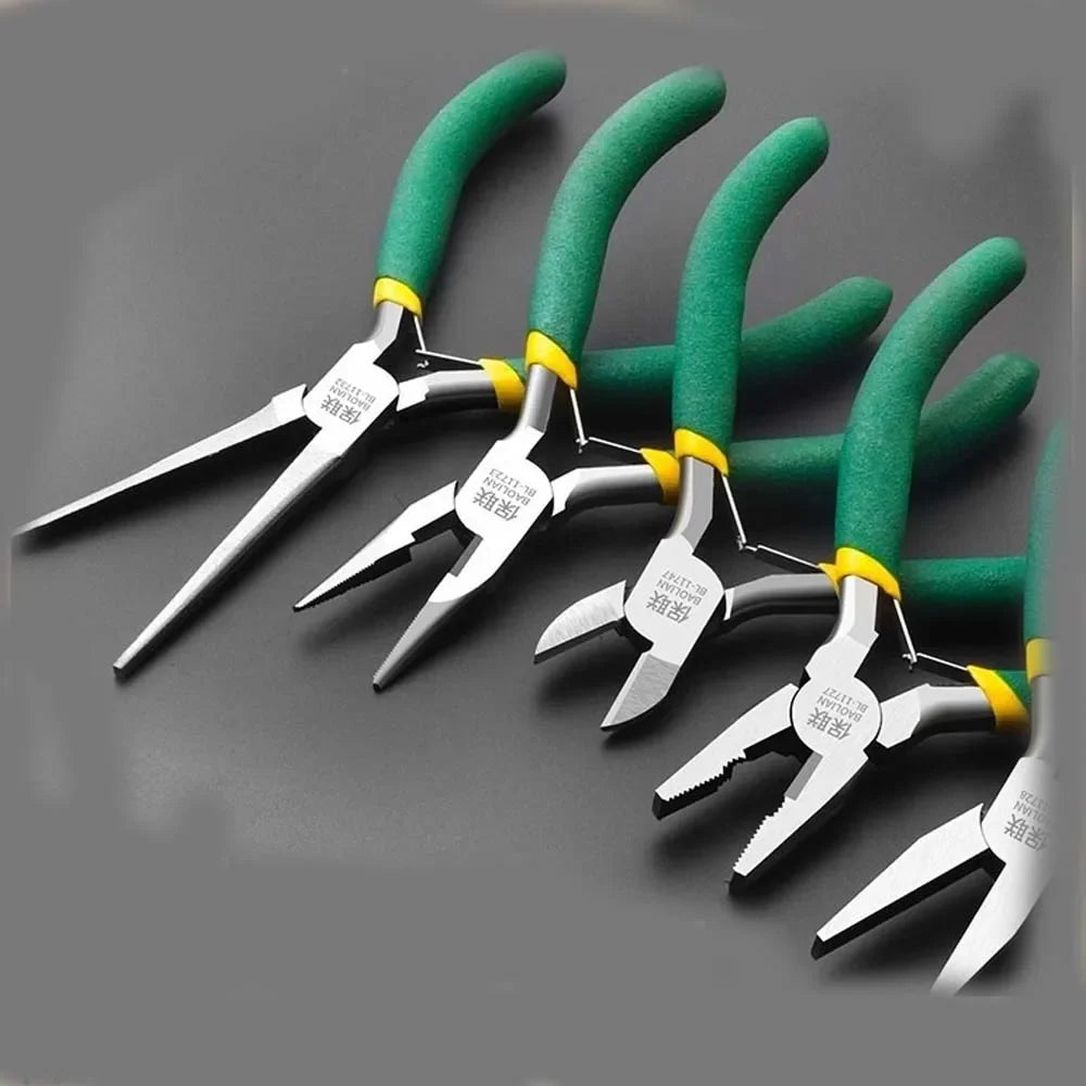 Mini jewelry pliers