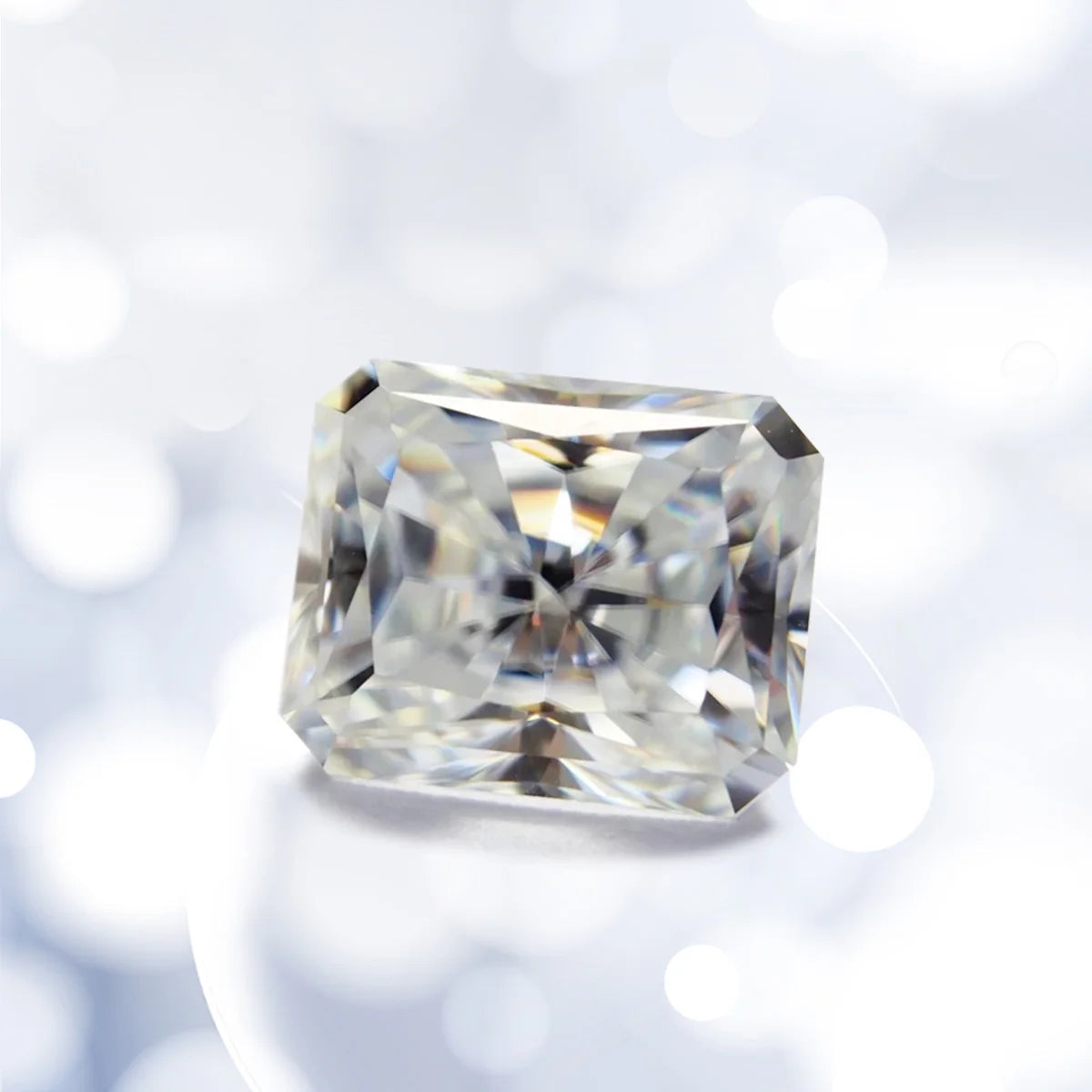 Radiant cut moissanite