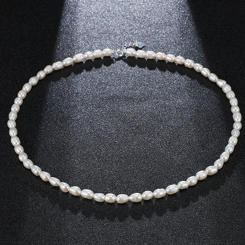 Mini pearl necklace