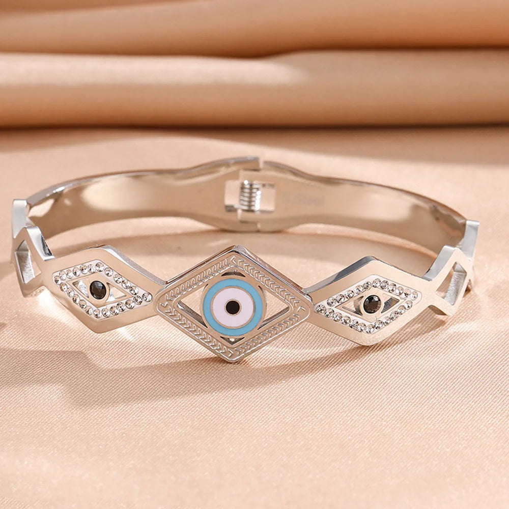 Gold evil eye bracelet