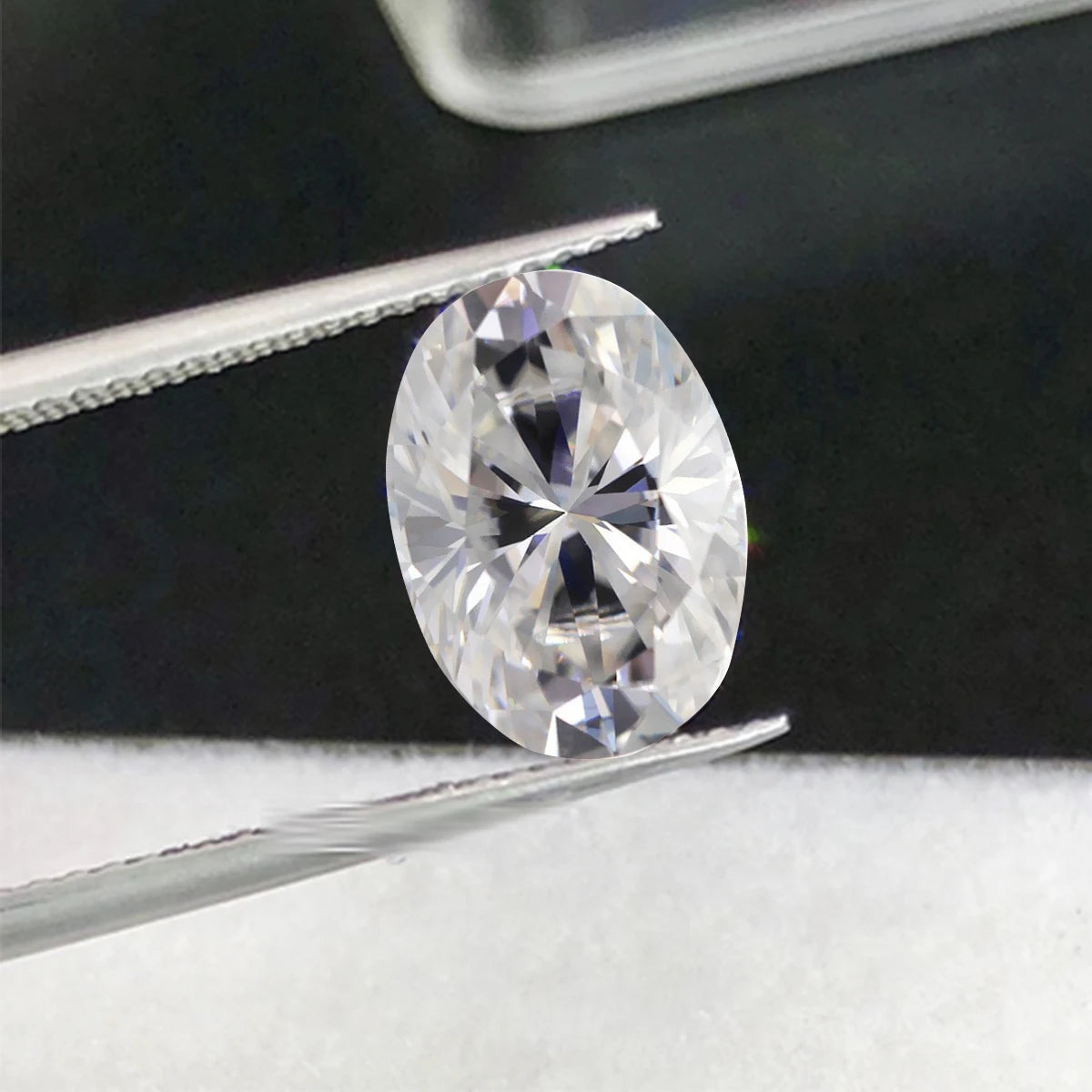 Oval moissanite