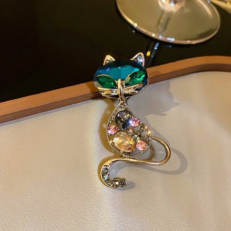 Brooch cat