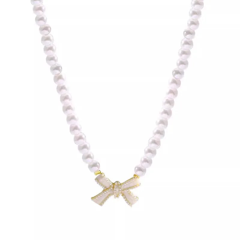 Bow pearl necklace