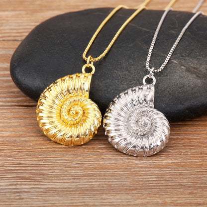 Shell pendant necklace